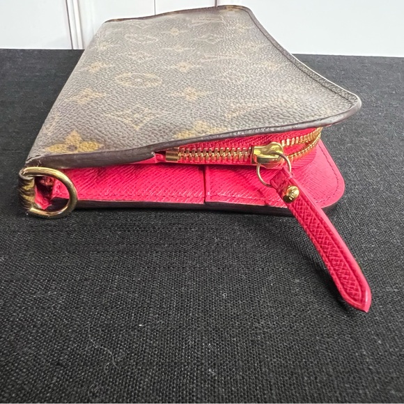 LV Wallet Pre-Owned Excellent Condition - Picture 8 of 8